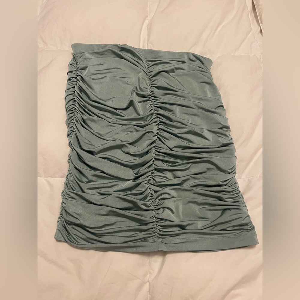 Ruched green women’s EXPRESS skirt size M